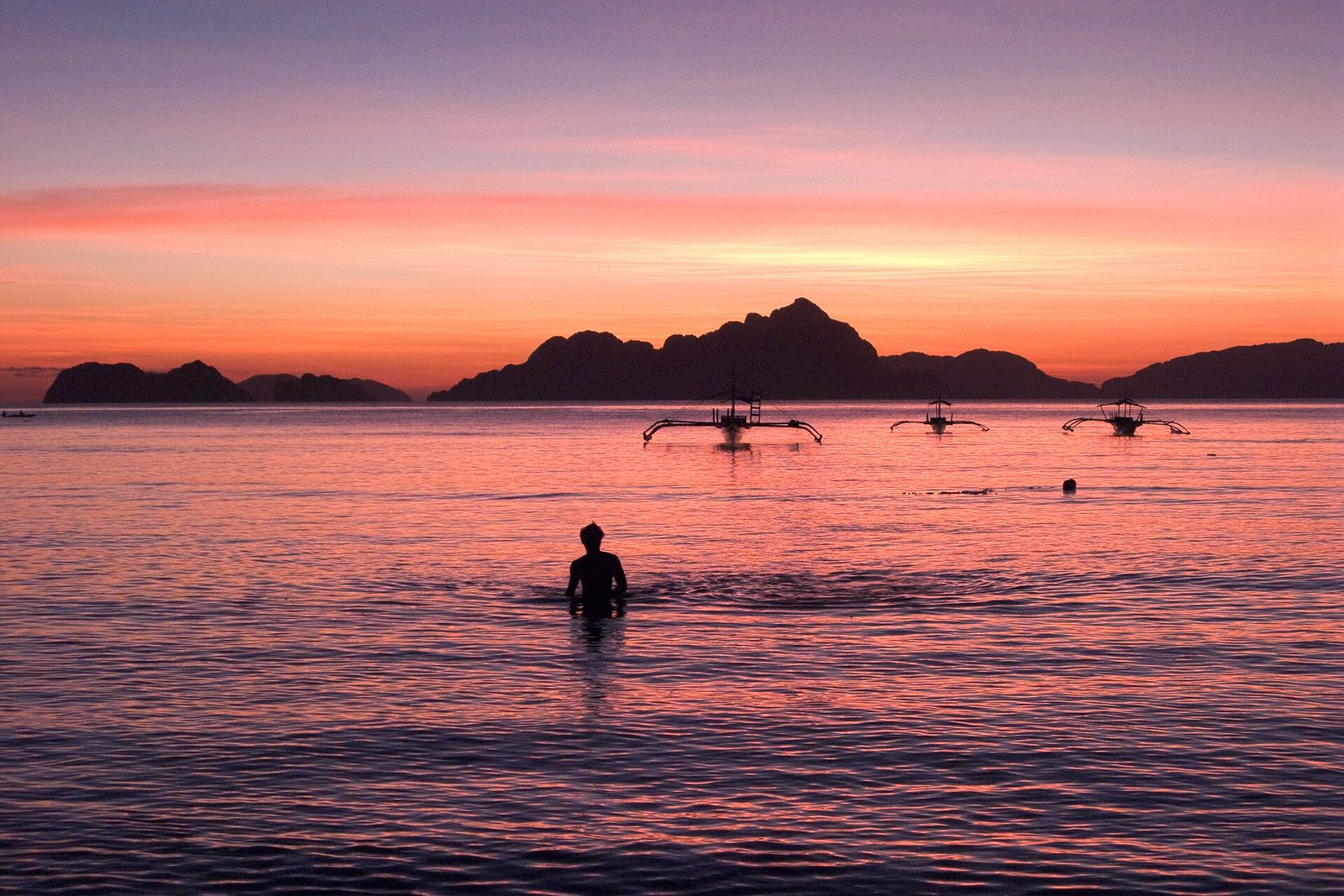 Tropical sunset over the sea in El Nido, Palawan