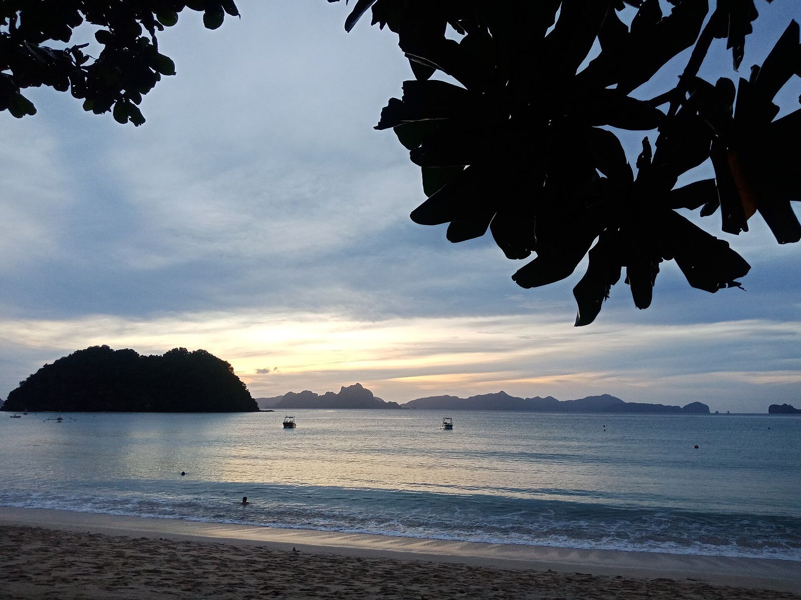 Sunset over the water at El Nido, Palawan